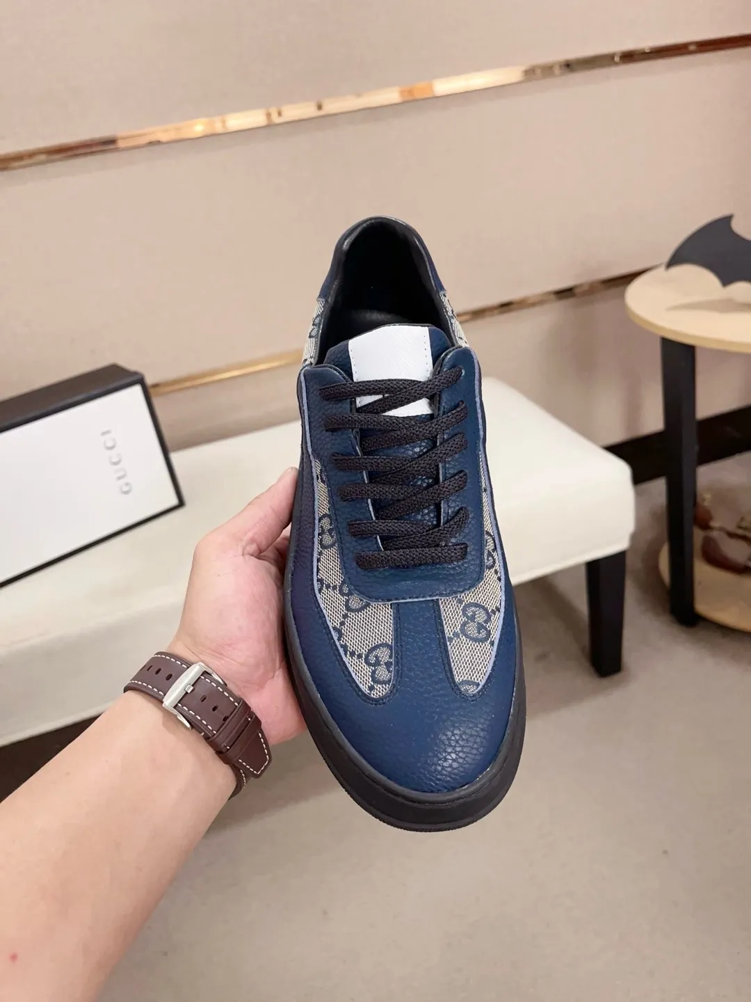 Men's shoes 💰: 420💰 [Gucci] Gucci's latest casual men's shoes, welcome to 1:1 comparison, a popular Hong Kong counter casual shoe, counter quality, support inspection, high-quality workmanship, uppers made of Italian imported calfskin, sheepskin lining insoles original fashion sports outsole, casual fashion, high-end quality, size: 38-44.